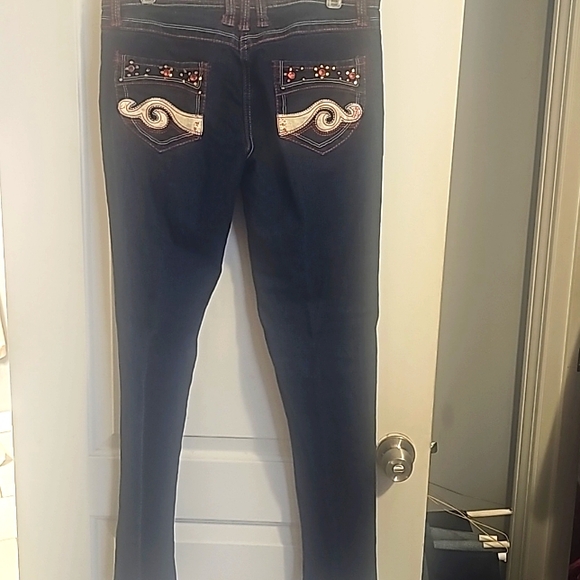 Gold Flara Blue Jeans, Sz 10 (W34"/L39"), Red/Gold Rhinestones Pocket Designs - Picture 6 of 12